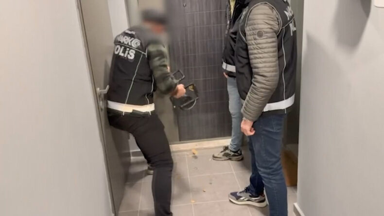Esenyurt'ta Uyuşturucu Operasyonu: 133 Bin Adet Hap Ele Geçirildi