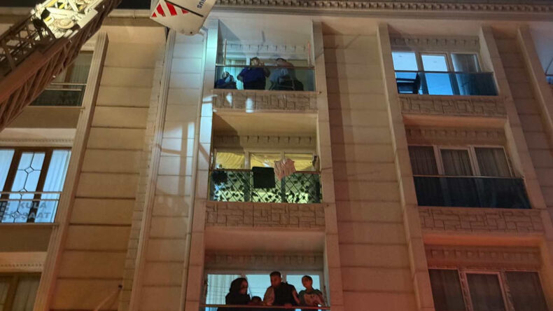 Esenyurt'taki 5 Katlı Binada Yangın Alarmı: Bina Tahliye Edildi