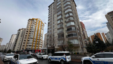Eşini &Ouml;ld&uuml;rmek İ&ccedil;in Gittiği Apartmanda Başka Bir Kadını Katletti