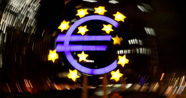 Euro B&ouml;lgesi'nde &Uuml;retici Enflasyonu Negatif Seyrediyor