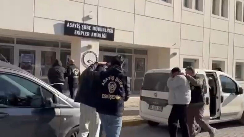 Eve Girip Kombi Çaldılar: 4 Kişi Tutuklandı