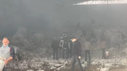 Fabrikada Tonlarca Pamuk Havaya U&ccedil;tu