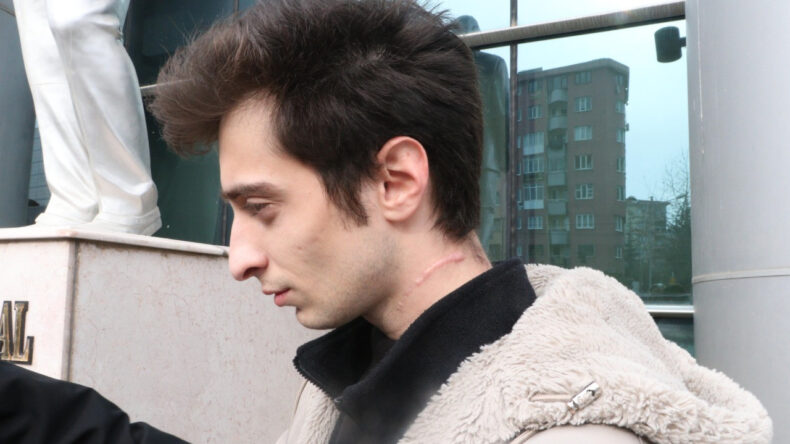 Faruk &Ccedil;.'ye B&uuml;fe &Ccedil;alışanını Bı&ccedil;aklamaktan 9 Yıl 7 Ay Hapis Cezası