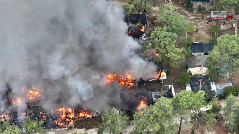 Fethiye'de Yangın Korkusu: Onlarca Yapı Zarar Gördü
