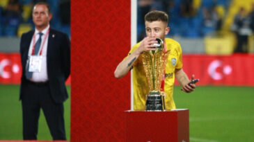 Futbolcu Uğurcan Bek&ccedil;i Silahlı Saldırıya Uğradı! Durumu Ciddi