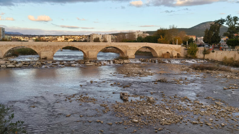 G&ouml;ksu Nehri Siyah Renge B&uuml;r&uuml;nd&uuml;, Zeytin Atıkları Yeniden G&uuml;ndemde