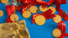 Gram Altında Tarihi Zirve