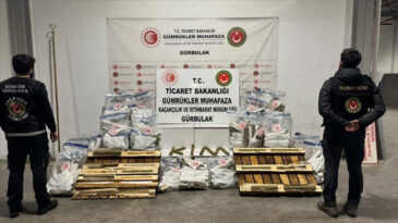 G&uuml;mr&uuml;k Kapılarında Uyuşturucu Yakalamaları Zirveye Ulaştı