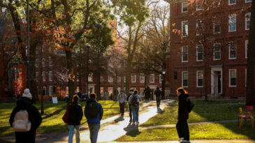 Harvard &Uuml;niversitesi Rekt&ouml;r&uuml; Alan Garber'ın G&ouml;rev S&uuml;resi Uzatıldı