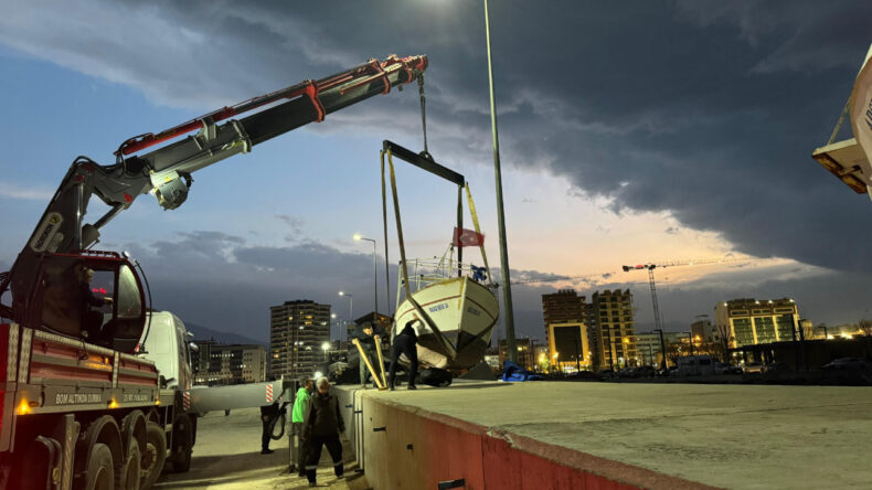 Hatay'da Tekne Kazası: Fırtına 6 Vasıtayı Alabora Etti