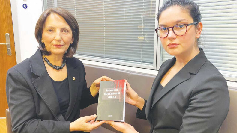 Hayattan Kopartılan 416 Kadın Bu Kitapta