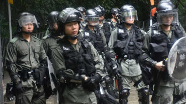 Hong Kong'da Askeri Eğitim Yapan 9 Sivil G&ouml;zaltına Alındı