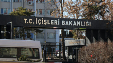 İ&ccedil;işleri Bakanlığı, Cizre'de Barzani'nin Koruma G&ouml;r&uuml;nt&uuml;lerini Soruşturuyor