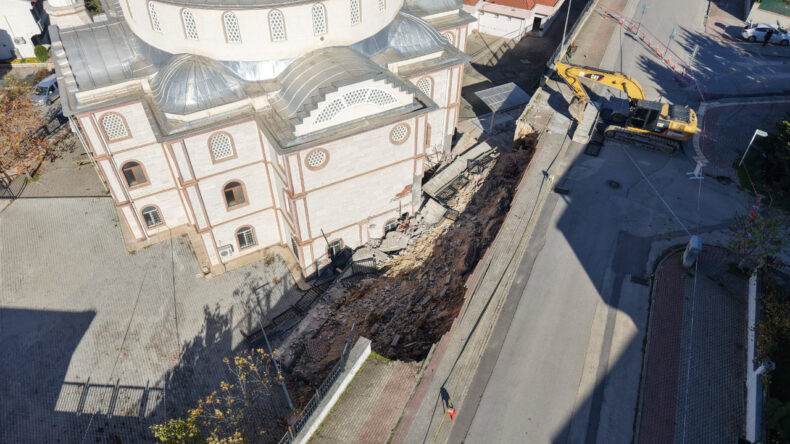 İhbar Etti, &Ouml;ğrencilerin Hayatını Kurtardı