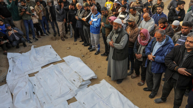 İki Yıl &Ouml;nce Bombalanan Evde Aynı Aileden 25 Kişinin Cenazesi Bulundu