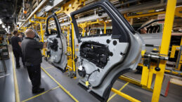 İngiltere'de İmalat PMI 14 Ayın Zirvesinde