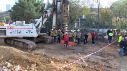 İnşaat Alanında &Ccedil;ukura D&uuml;şen İş&ccedil;i Hastaneye Kaldırıldı