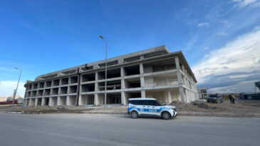 İnşaattan D&uuml;şen İş&ccedil;i Yaralandı
