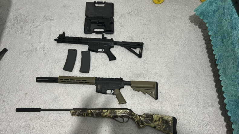 IŞİD Operasyonlarından Kaygı Verici G&ouml;r&uuml;nt&uuml;ler: Silahlar, Kılı&ccedil;lar, Baltalar…