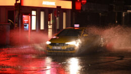 İstanbul Sağanak Yağışla Karşılaştı