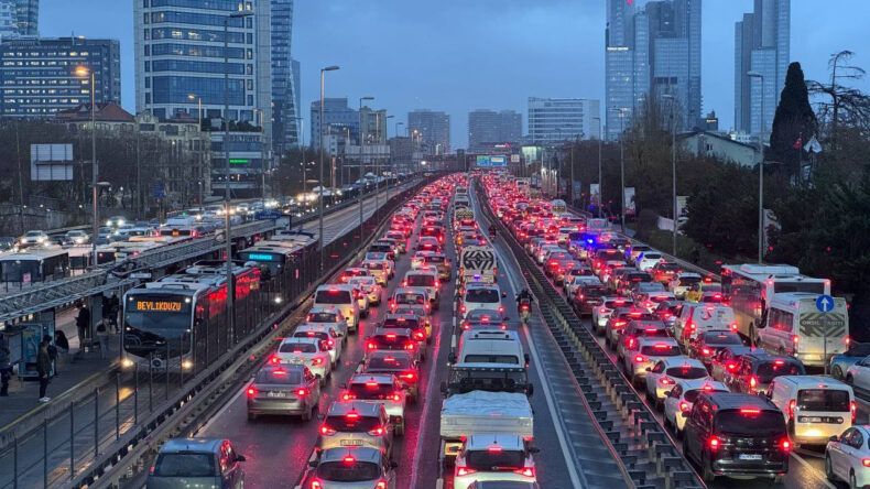 İstanbul'da Trafik &Ccedil;ilesi