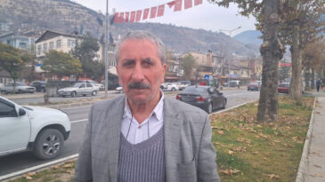 İsyan Dolu S&ouml;zler: Kargalar Bile G&uuml;ler