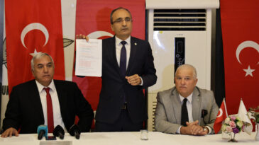İYİ Parti'den 5 İl&ccedil;e Başkanı İstifa Etti