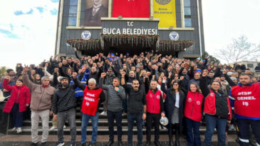 İzmir'de Belediye &Ccedil;alışanlarından '&Ccedil;&ouml;p Toplamayı Durdurma' Kararı