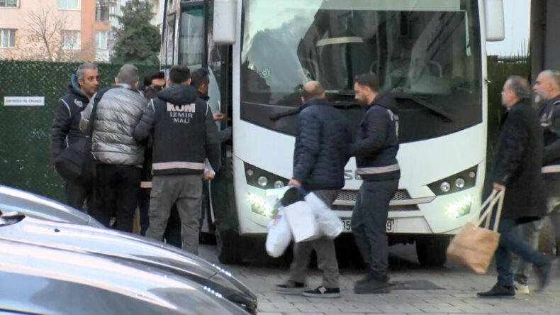 İzmir'deki Zimmet Operasyonunda 9 Ş&uuml;pheli Adliyeye Sevk Edildi
