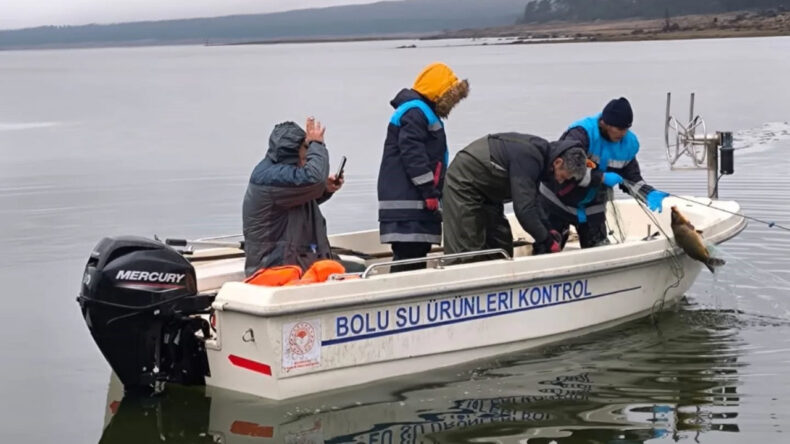 Ka&ccedil;ak Avcılar 500 Metrelik Ağ Bıraktı