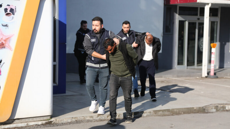 Ka&ccedil;ak G&ouml;&ccedil;men Şebekesi 'Tarifeyi' 4 Bin Dolar Olarak Belirlemiş