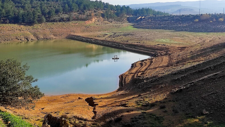 Kadık&ouml;y Barajı'nda Su Seviyesi Kritik Eşikte: Keşan'a Su Alımı Durduruldu