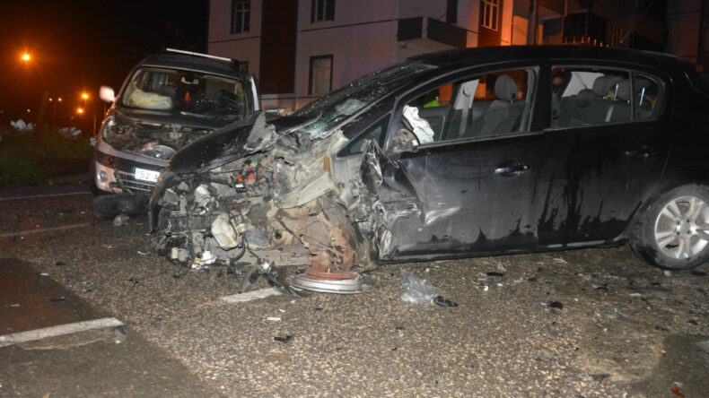 Kafa Kafaya Kaza: 1 Ölü, 4 Yaralı