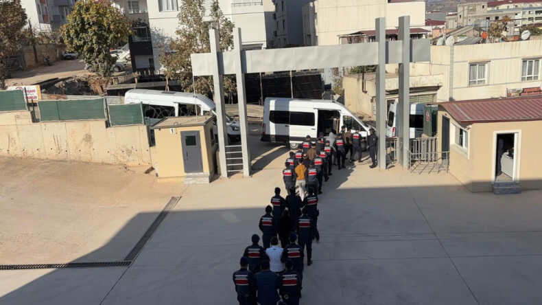 Kahramanmaraş ve Gaziantep'te Tefeci Operasyonu: 17 G&ouml;zaltı