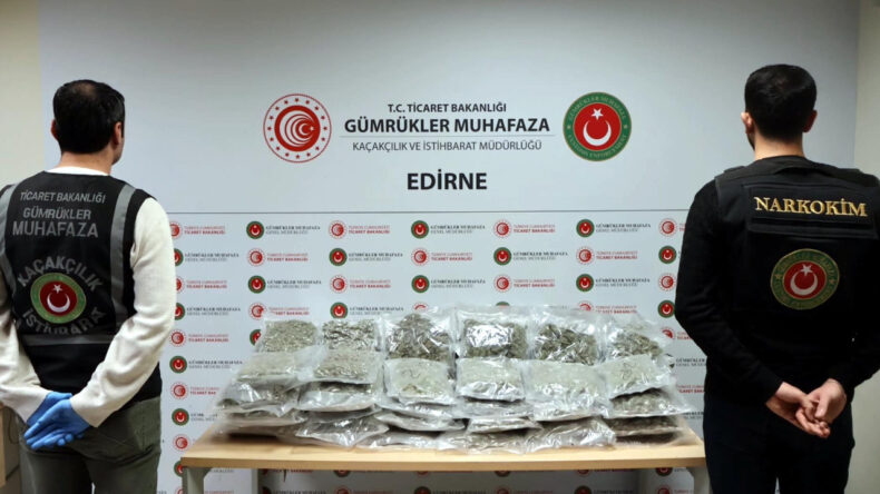 Kapıkule'de 22 Kilo Esrar Ele Ge&ccedil;irildi