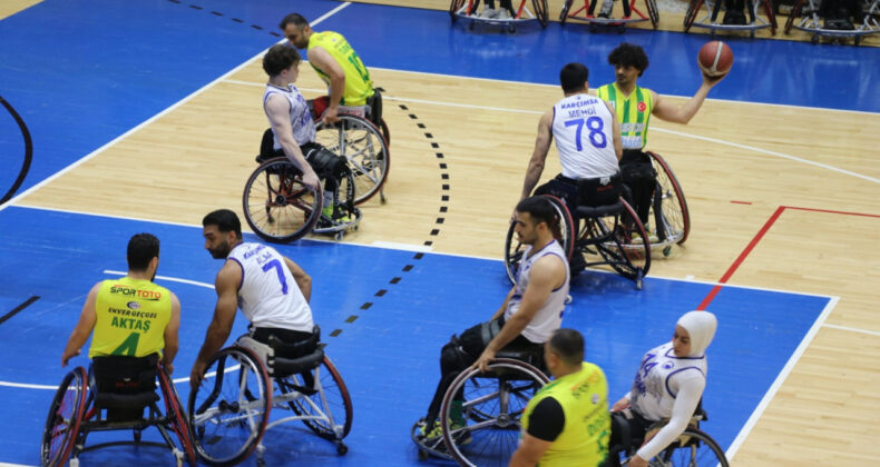 Karab&uuml;k Demir Kartalspor İkinci Yarıda Geri D&ouml;nd&uuml;