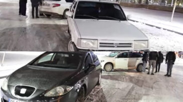 Karda Drift Atan S&uuml;r&uuml;c&uuml;ler Buz Kesti, Cezayı Yediler