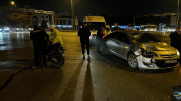 Kayseri'de Motosiklet ve Otomobil &Ccedil;arpıştı: 1 Kişi Yaralandı