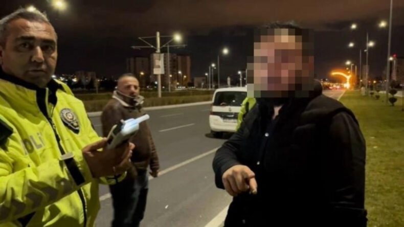 Kaza Yapan Sürücü Polise Direndi: "Gazeteci Çekerse Üflemem"