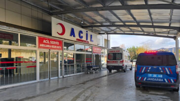 Kız Kardeşiyle Tartışan Babasını Bı&ccedil;akladı