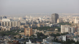 Komşu &Uuml;lkede Zemin Hızla &Ccedil;&ouml;k&uuml;yor