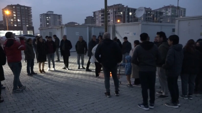 Konteyner Kentteki Depremzedelerden Elektrik Kesintisine Tepki: "Hazirana Kadar S&uuml;re İstiyoruz"