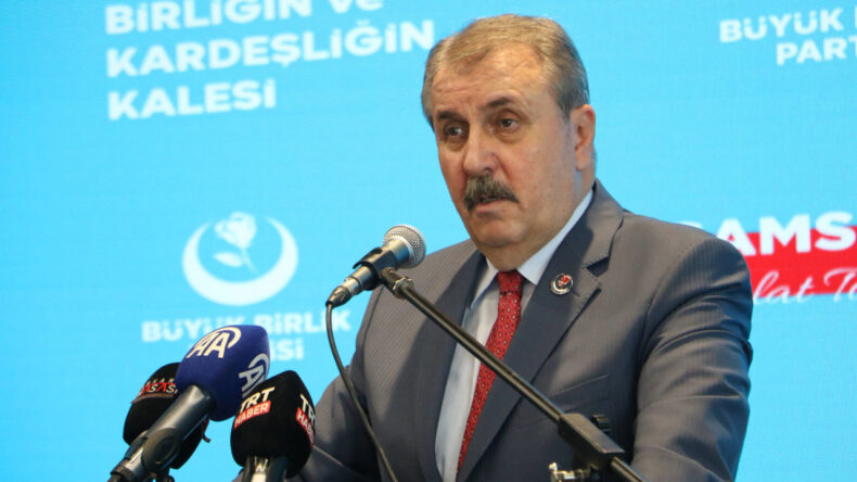 K&uuml;&ccedil;&uuml;k Ortak Tepkili: Millet Buna 'Dur' Der