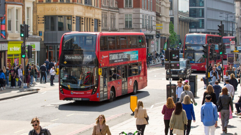 Londra&rsquo;da Yoğun Trafik B&ouml;lgelerinde Ulaşım &Uuml;cretine Zam