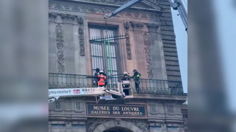 Louvre M&uuml;zesi'ne G&uuml;venlik &Ouml;nlemleri Yenilendi
