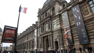 Louvre'da Yeni Bir Skandal! 400 Nadir Kitap Hasar G&ouml;rd&uuml;