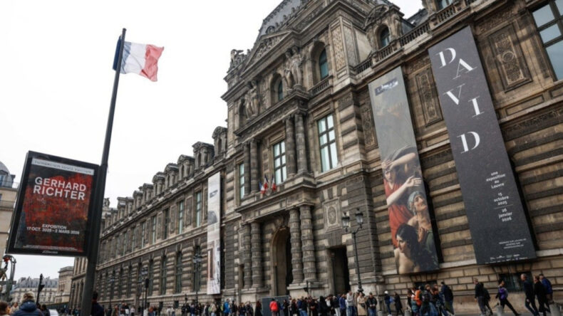 Louvre'da Yeni Bir Skandal! 400 Nadir Kitap Hasar Gördü