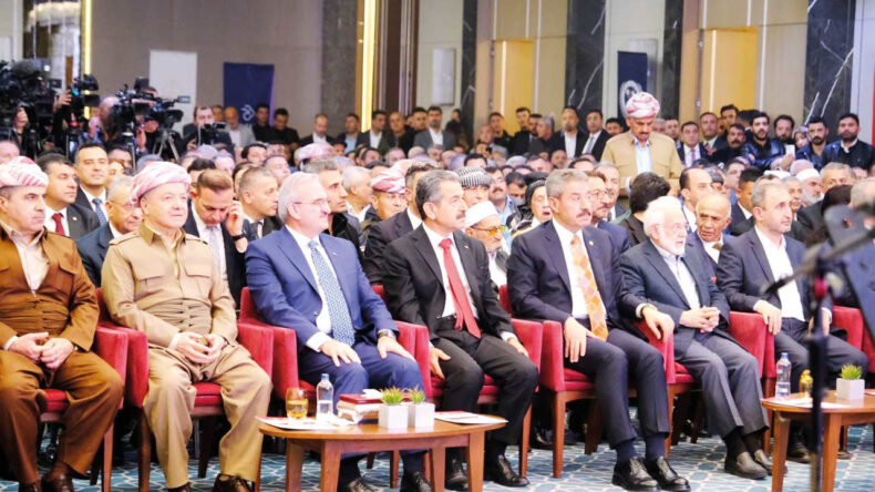 &lsquo;Silahlı şov&rsquo; herkesin g&ouml;z&uuml; &ouml;n&uuml;nde yaşandı