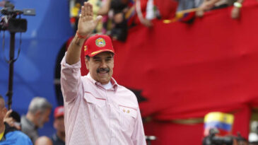 Maduro: Barış fırsatlarını araştırmaktan vazge&ccedil;meyeceğiz