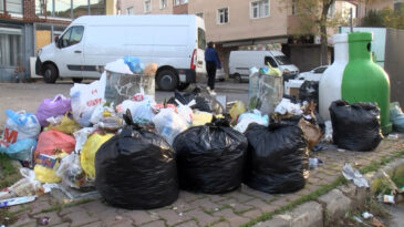 Maltepe'de &Ccedil;&ouml;p Krizi Derinleşiyor: İl&ccedil;e Sakinleri İsyan Etti